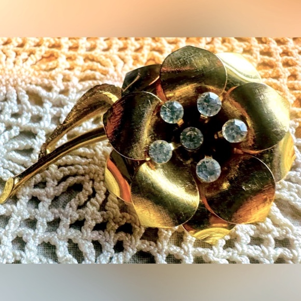 Vintage Mid Century Brooch Gold Tone Rhinestone Flower Pin